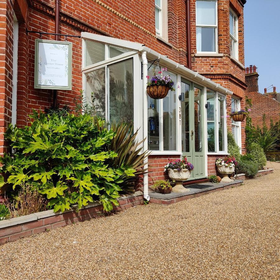 The Corner House Bed & Breakfast Lowestoft Exterior photo