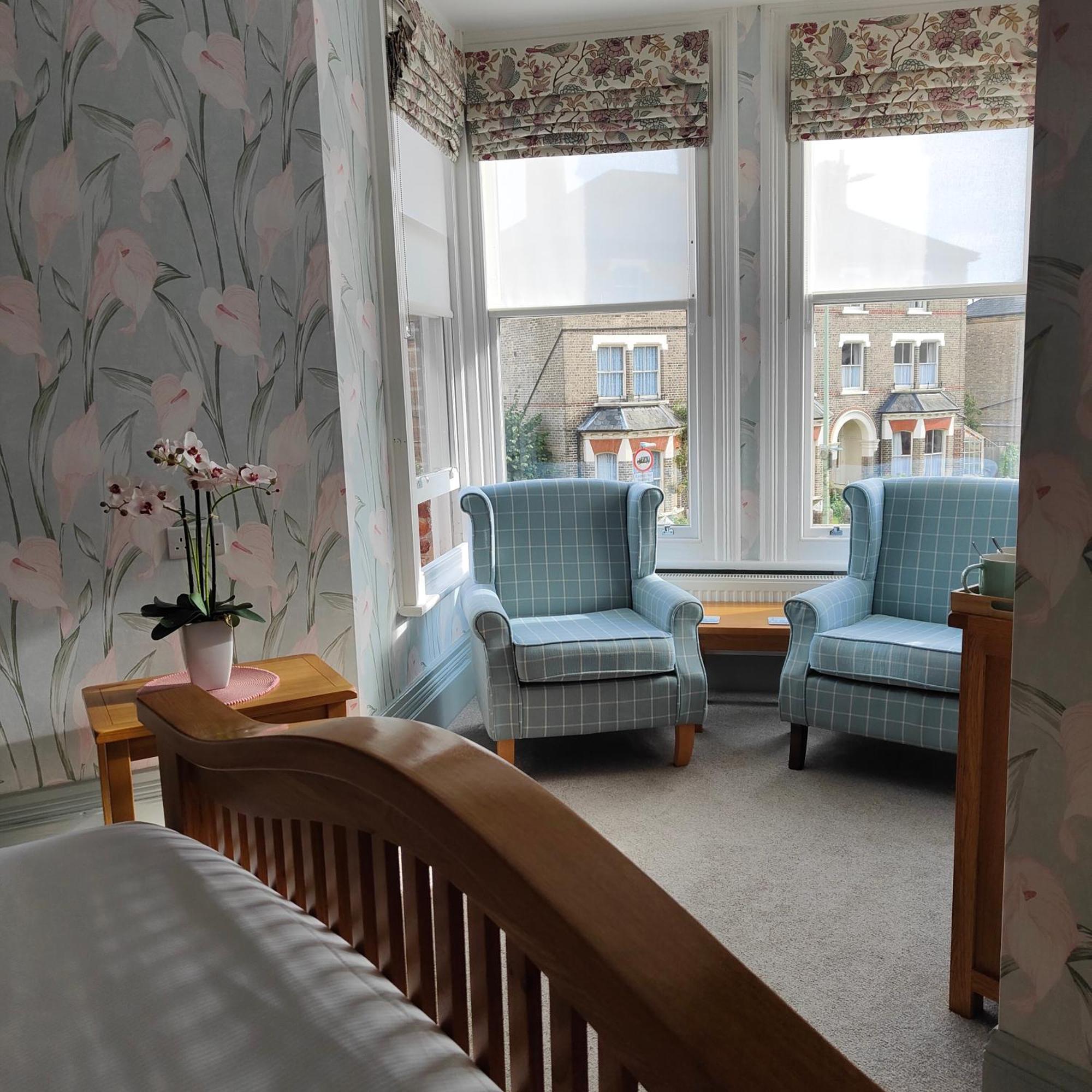 The Corner House Bed & Breakfast Lowestoft Exterior photo