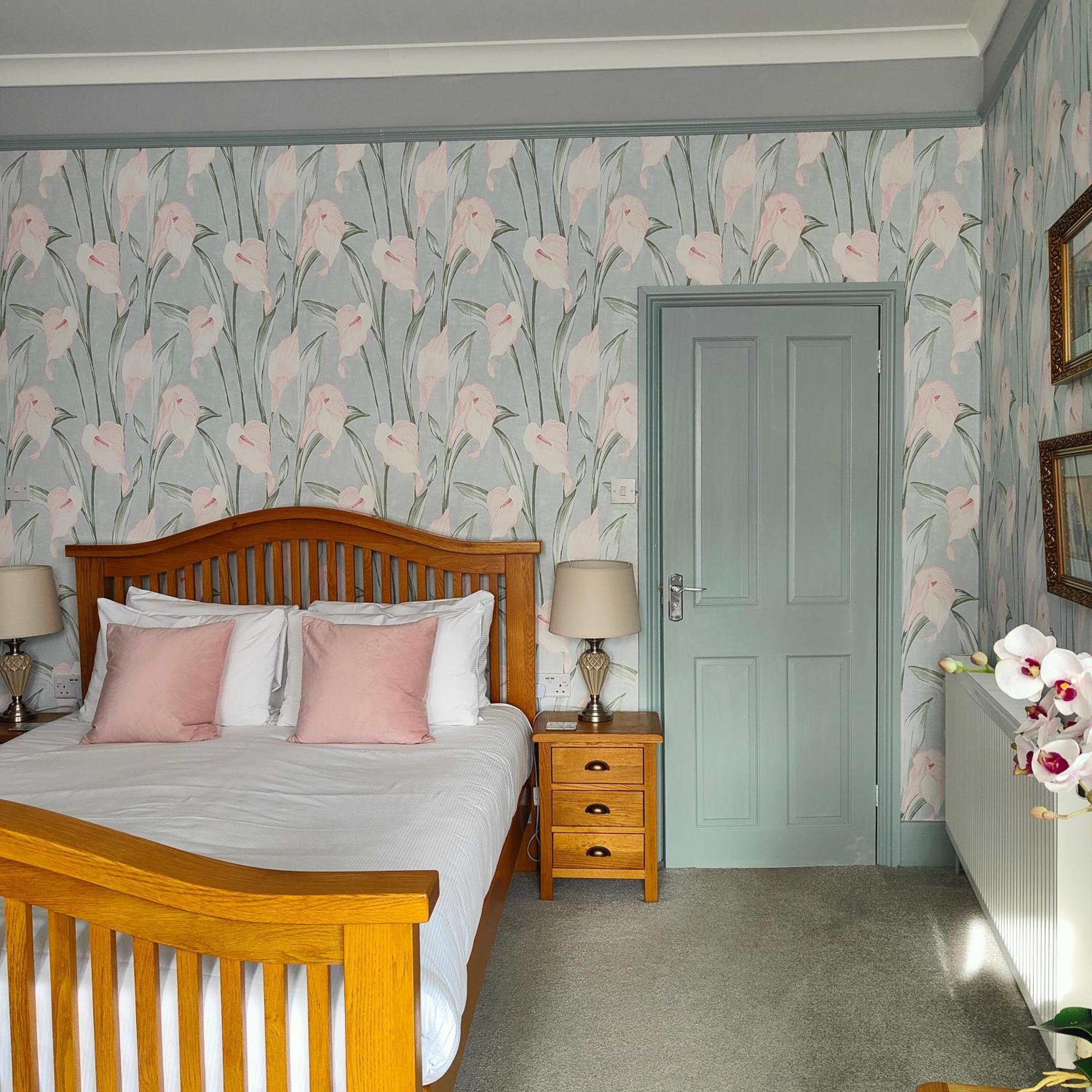 The Corner House Bed & Breakfast Lowestoft Exterior photo