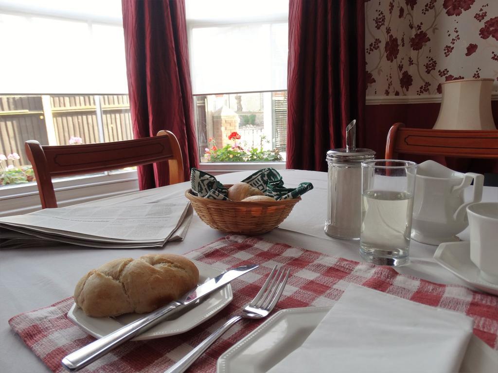 The Corner House Bed & Breakfast Lowestoft Exterior photo